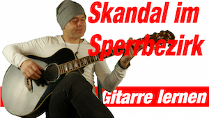 Mehr über den Artikel erfahren Skandal im Sperrbezirk Spider Murphy Gang Gitarre | Skandal um Rosi Gitarre